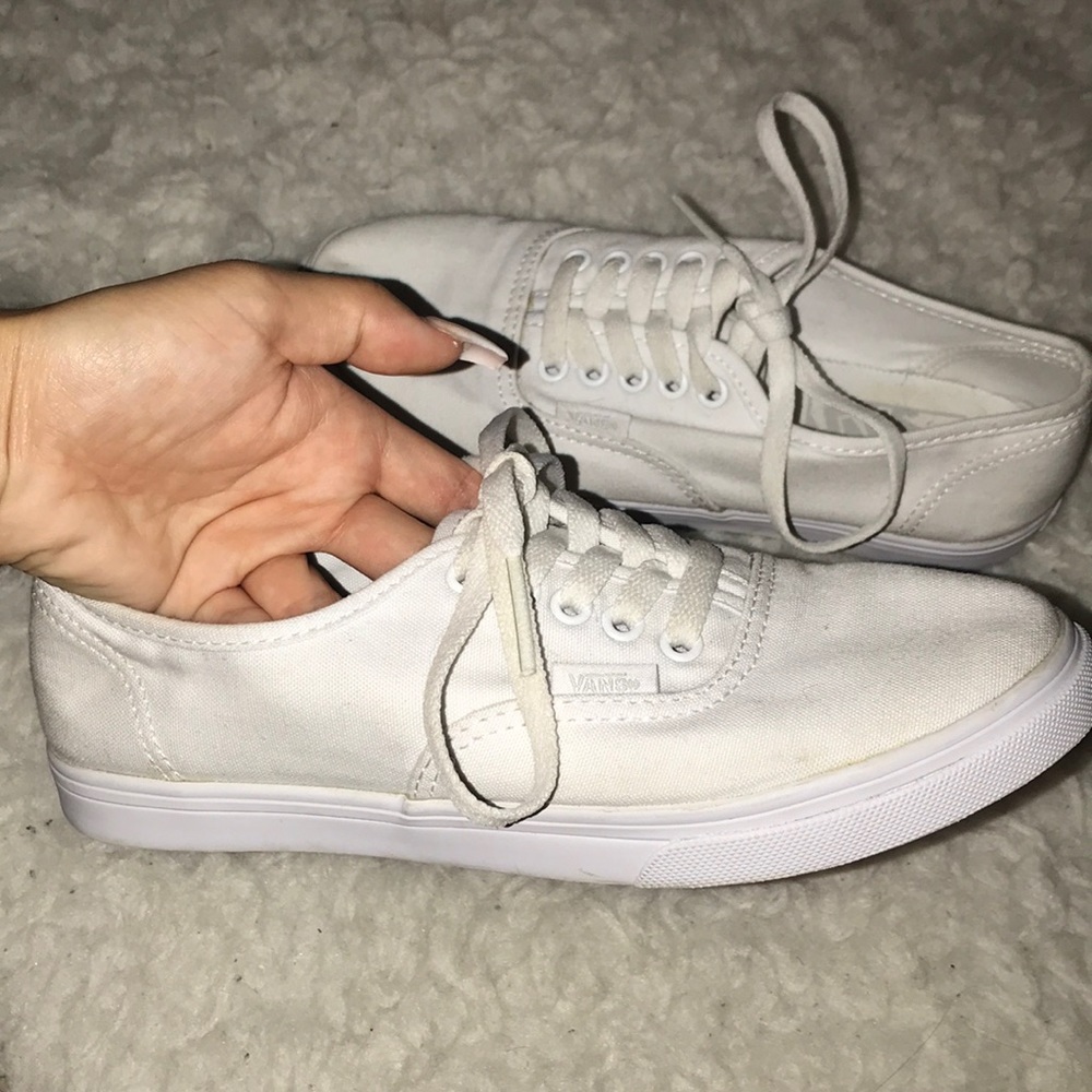 Vans authentic lo pro sneaker in true white